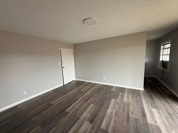 206 Cloverleaf Dr, Athens, AL 35611