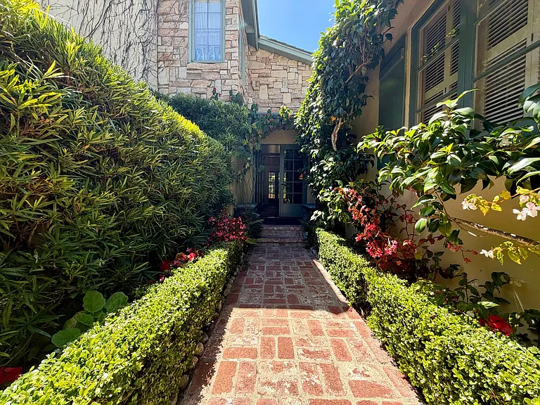 4th House Southwest 10th Camino Real — Photo 28