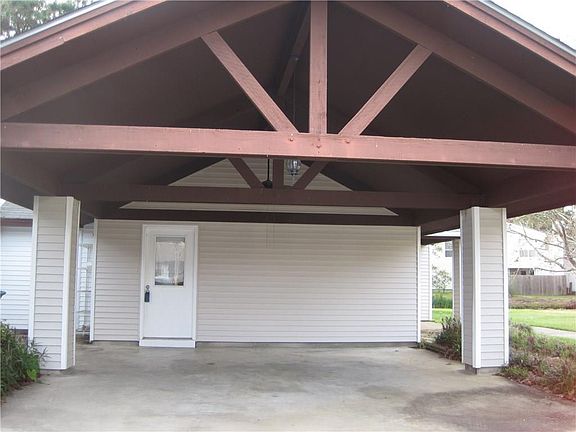 3rd image of 28 Tradewinds Ct W #28