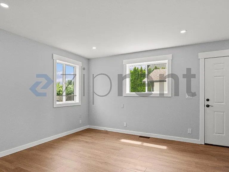 710 142nd St SW — Photo 16