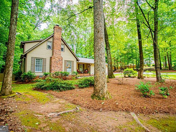 4th image of 100 Camp Dr