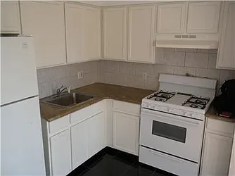 Rented by R New York