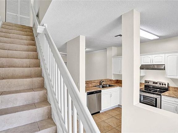 4th image of 243 SW 122nd Ter