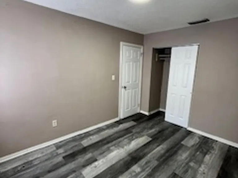 4904 W 19th Ct — Photo 11