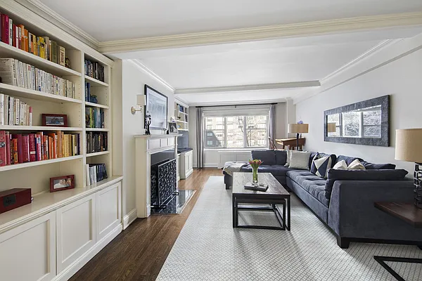 Sold by Warburg | media 1