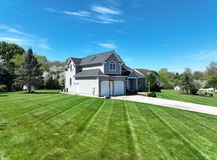 81 Base Lodge Ln, Swansea, MA 02777