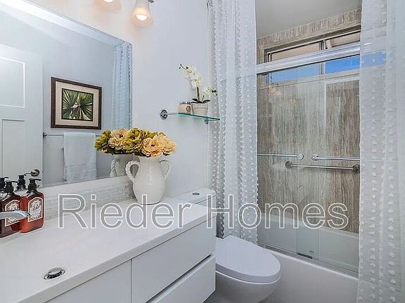 4th image of 4435 Summer Dr #3