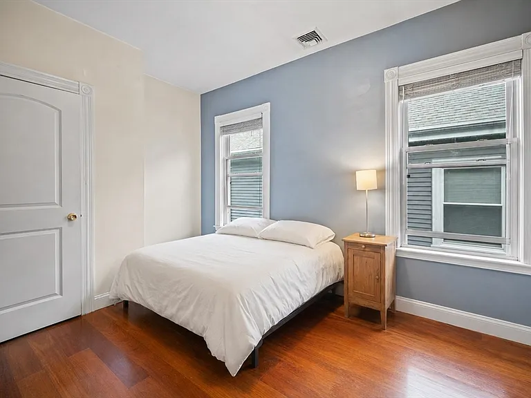 34-36 Howe St #3 — Photo 5