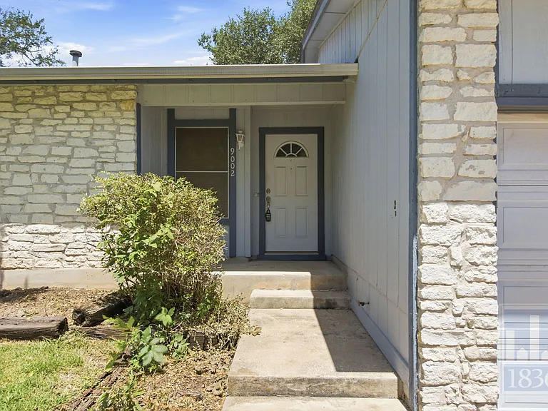 9002 Marsh Dr — Photo 22