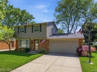 8821 Tavistock Dr, Plymouth, MI 48170