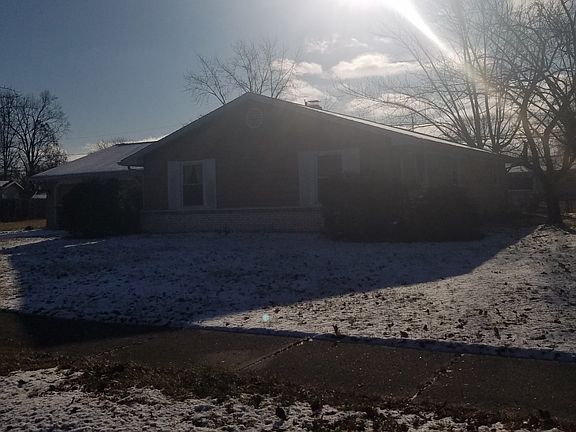 3rd image of 5216 Camelot Dr