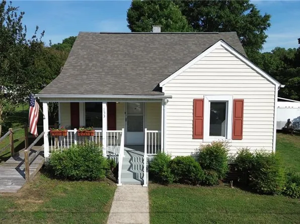 153 Green St, Mount Airy, NC 27030