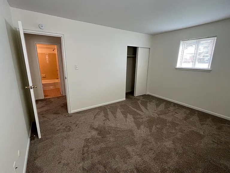 330 William St #B — Photo 10