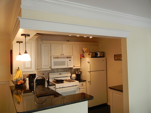 2nd image of 13205 Cloppers Mill Dr