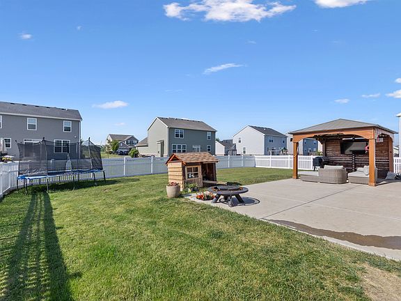 3rd image of 14941 W Groebe Dr