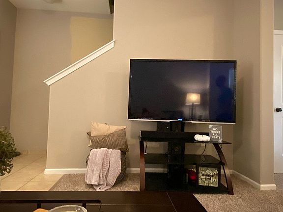 2nd image of 2620 Valentine Ln