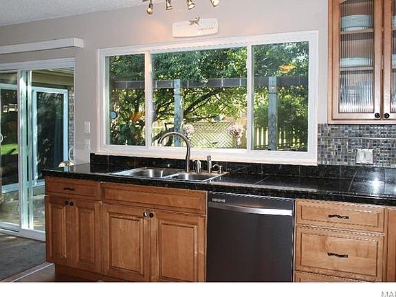 3rd image of 578 Stors Mill Ct