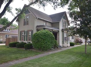 201 8th Ave SW, Independence, IA 50644