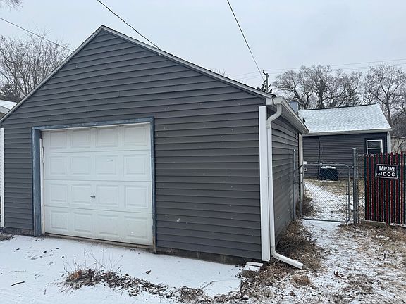 2nd image of 718 N Carroll Ave