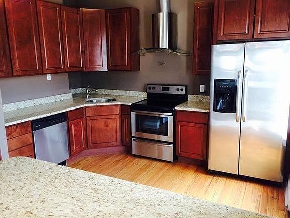 3rd image of 3801 N Clark St Floor 2