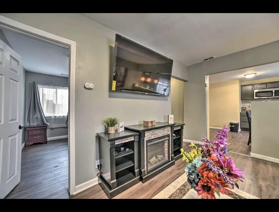 3047 Evaline Ave 3047B, Hamtramck, MI 48212 Zillow