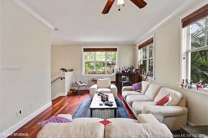 1st image of 463 Menendez Ave