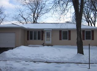 31 S Heather Dr, Crystal Lake, IL 60014