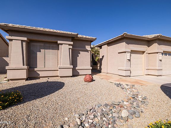 3rd image of 1170 E WESTCHESTER Drive