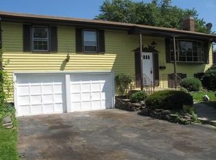 34 Conard Dr, West Hartford, CT 06107