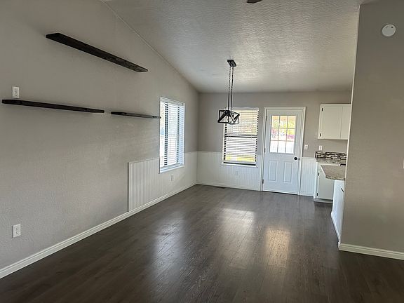 3rd image of 4212 Choctaw Dr