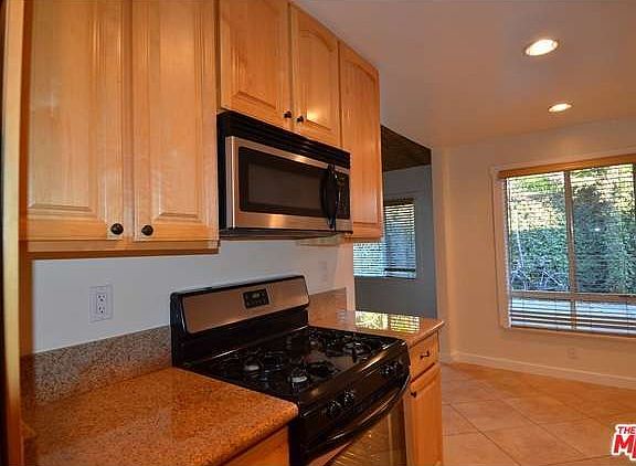 4th image of 2238 S Carmelina Ave