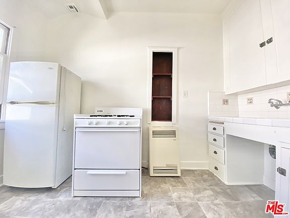 2nd image of 747 Wilcox Ave #202A