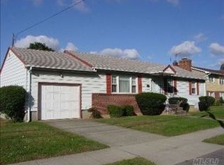 225 North Broadway, Lindenhurst, NY 11757