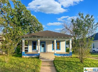1010 Saint Michael St, Gonzales, TX 78629