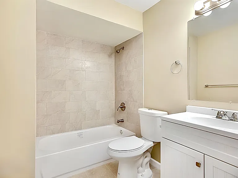 11 Hillside Ave #E — Photo 3