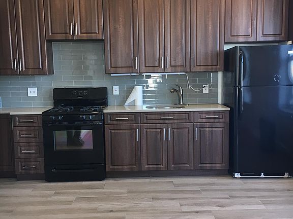 3rd image of 6745 75th St APT 10