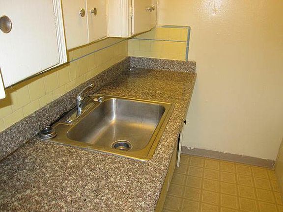 3rd image of 2909 16th Ave APT E