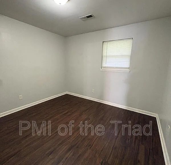 1600 Oak Croft Ct #D — Photo 9