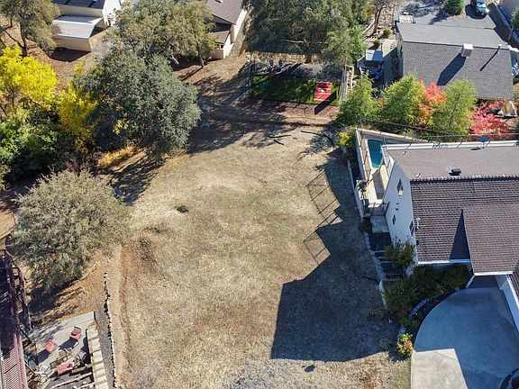 2nd image of 501 Indian Hill Rd