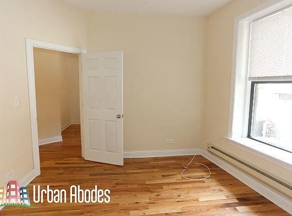 2nd image of 428 W Belden Ave #117016
