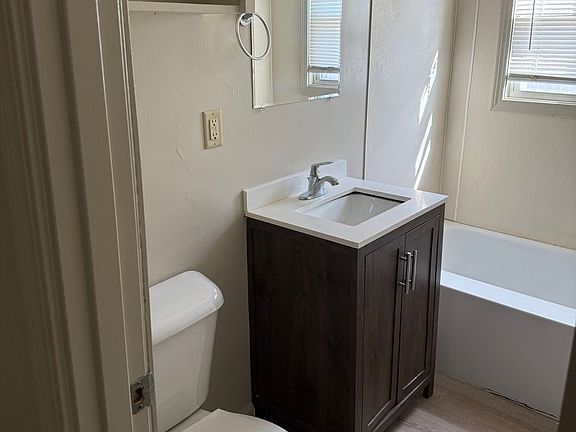 5th image of 2084 W 4th St APT 6