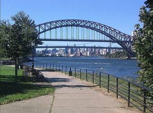26-05 14th Pl #R2, Astoria, NY 11102