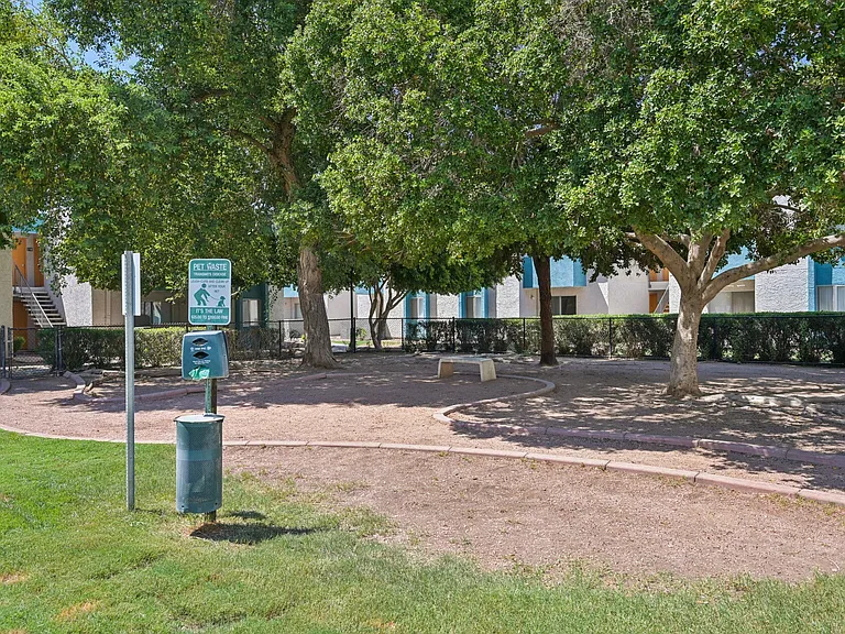 Sycamore Square Apartments — Photo 30