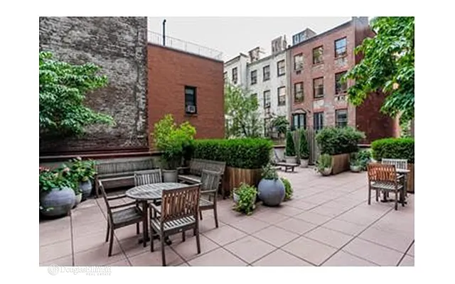 Rented by Douglas Elliman | media 20