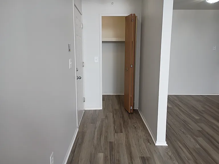 Prentiss Pointe Apartments — Photo 93