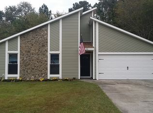 106 Coachman Ln, Summerville, SC 29486