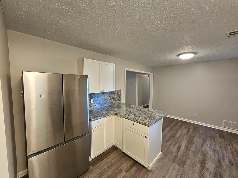 2944 Drew Valley St — Photo 4