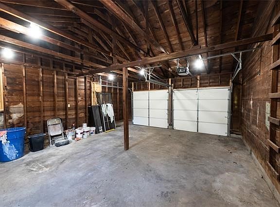 4th image of 5136 Yecker Ave