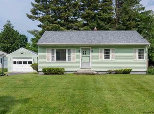 7 Wiggand Dr, Glenmont, NY 12077
