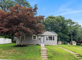 65 Roundway Dr, Coventry, RI 02816